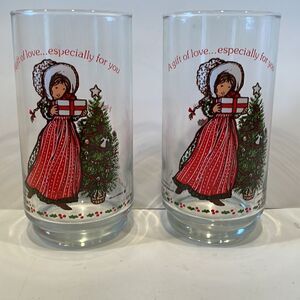Holly Hobbie Christmas Coca Cola Glass 1981 A Gift Of Love set of 2